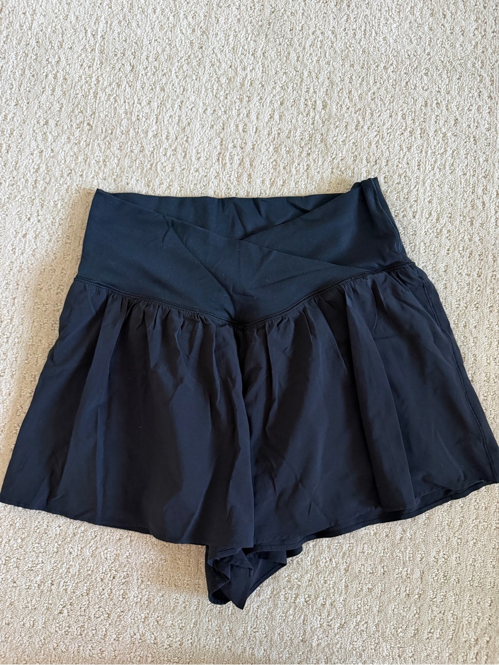Black OFFLINE By Aerie Real Me Crossover Flowy Short